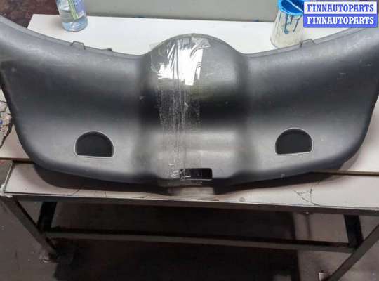Обшивка крышки (двери) багажника RN1561727 на Renault Megane 2 2002-2009