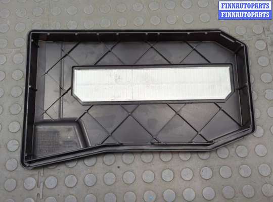 купить Крышка аккумулятора на Volkswagen Touareg 2010-2014