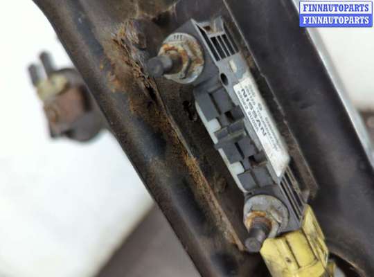 купить Рамка капота на Nissan Note E11 2005-2013