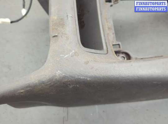 купить Консоль салона (кулисная часть) на Toyota Sequoia 2000-2008