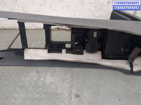 купить Консоль салона (кулисная часть) на Volkswagen Touareg 2002-2007