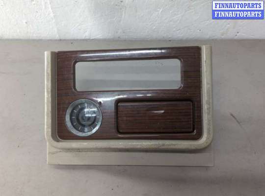 купить Пластик центральной консоли на Cadillac Escalade 2 2001-2006