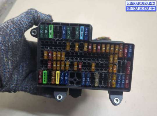 Блок предохранителей VG2573413 на Volkswagen Phaeton 2002-2010