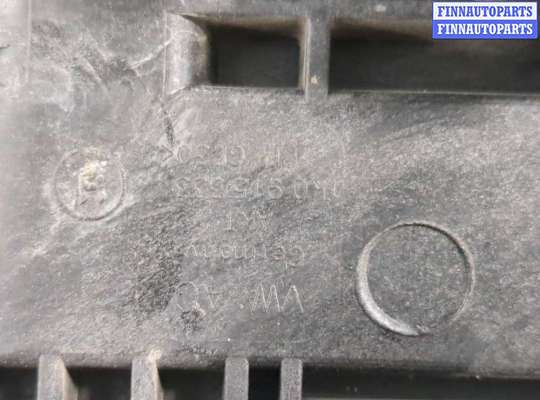 Кронштейн (площадка) аккумулятора (АКБ) на Volkswagen Tiguan I (5N)