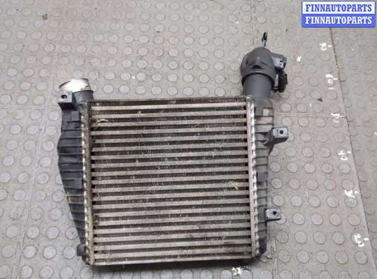 Радиатор интеркулера VG2681067 на Volkswagen Touareg 2002-2007