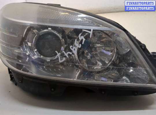 Фара передняя на Mercedes-Benz C (W204)