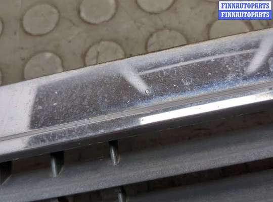 купить Решетка радиатора на Mercedes C W203 2000-2008