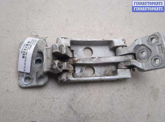 Петля двери