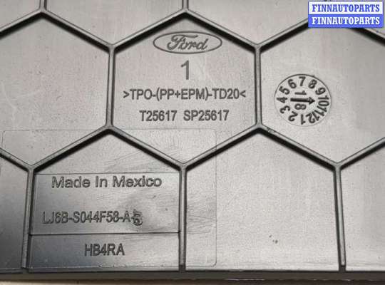 купить Пластик панели торпеды на Ford Escape 2019-2022