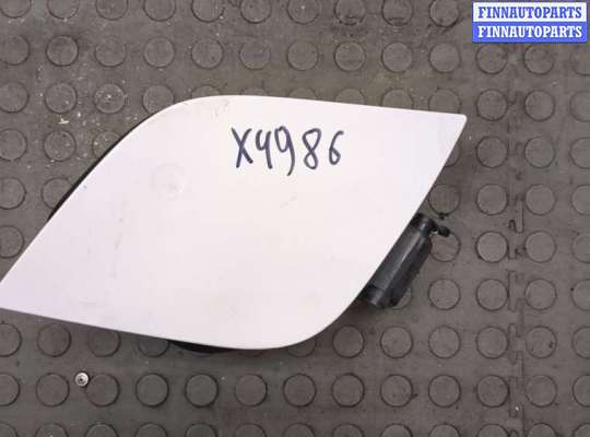 Лючок бензобака на Ford Focus III