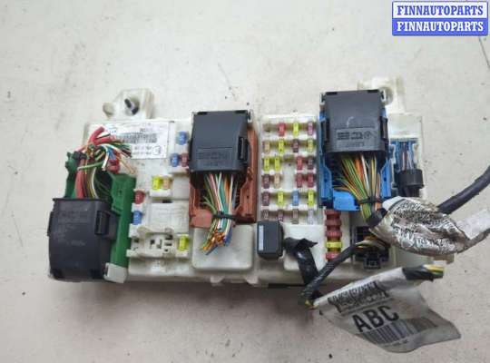 Блок предохранителей FO2210441 на Ford Kuga 2008-2012