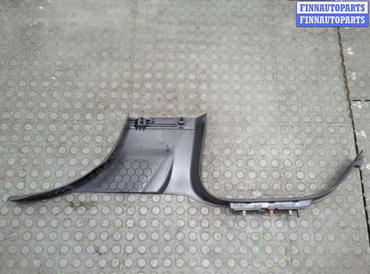 купить Обшивка центральной стойки на Volkswagen Touareg 2014-2018