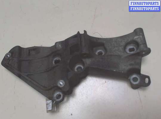 Кронштейн крепления генератора RN1418240 на Renault Clio 2005-2009