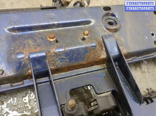 Замок капота на Ford Focus I