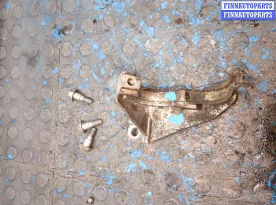 Кронштейн полуоси RN1597370 на Renault Scenic 2009-2012