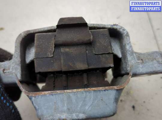 Подушка ДВС на Volkswagen Passat B7 (36)