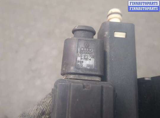 купить Форсунка омывателя фар на Volkswagen Phaeton 2002-2010