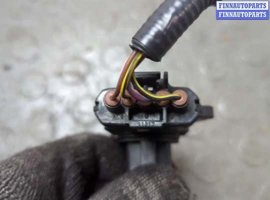 купить Измеритель потока воздуха (расходомер) на Toyota Yaris 1999-2006