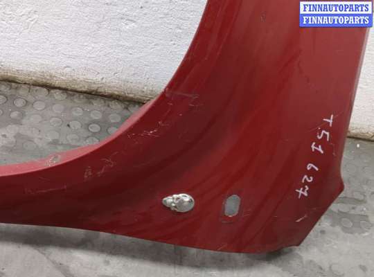 Крыло переднее