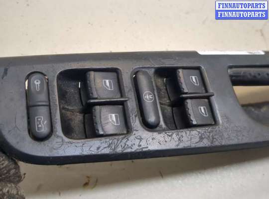 купить Кнопка стеклоподъемника (блок кнопок) на Volkswagen Golf 4 1997-2005