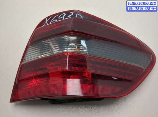 Фонарь задний на Mercedes-Benz ML (W164)