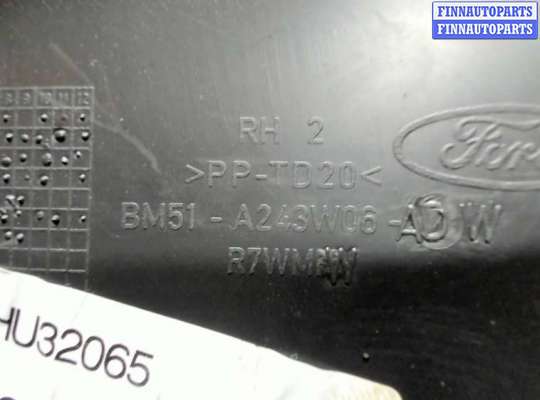 купить Обшивка центральной стойки на Ford Focus 3 2014-2019