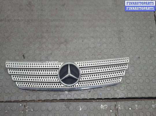 Купить Решетка радиатора на Mercedes C W203 2000-2008 Решетка радиатора MB1699852 на Mercedes C W203 2000-2008