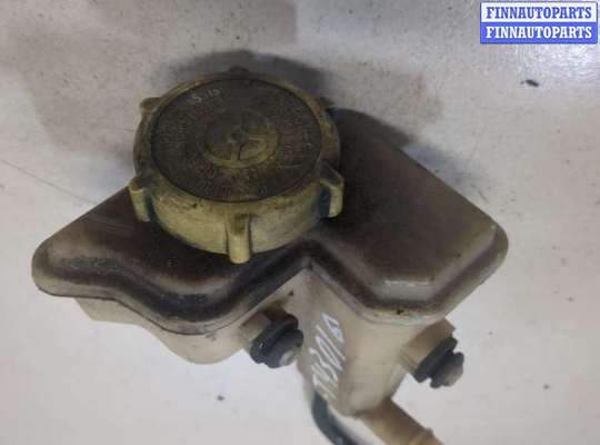 Бачок гидроусилителя на Ford Fusion (JU)
