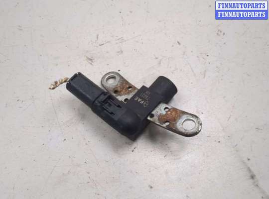 Датчик положения коленвала RN1463478 на Renault Clio 1998-2008