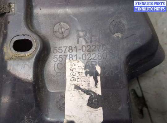 купить Жабо под дворники (дождевик) на Toyota Corolla E15 2006-2013