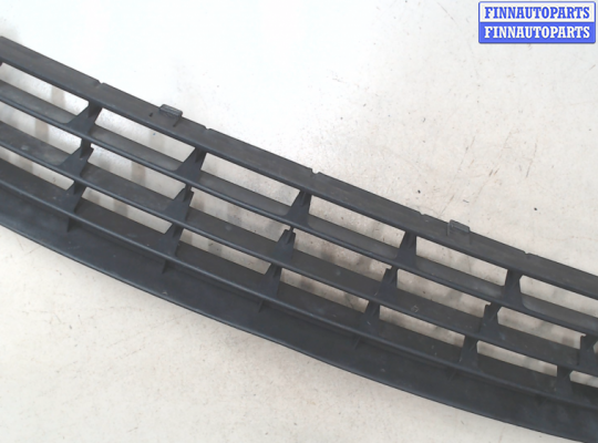 купить Заглушка (решётка) бампера на Volkswagen Golf Plus