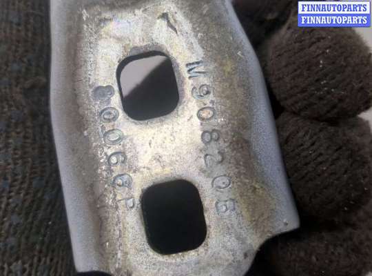 купить Петля двери на Chevrolet Equinox 2017-2024