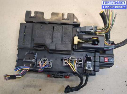 купить Блок предохранителей на Ford Escape 2007-2012