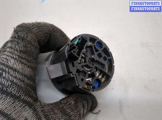 купить Кнопка включения полного привода на Infiniti QX56 2004-2010