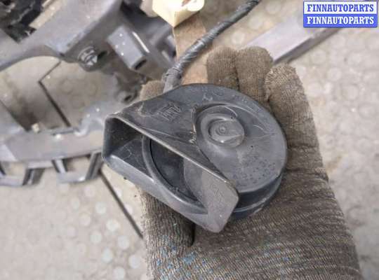 купить Рамка передняя (телевизор) на Land Rover Discovery 3 2004-2009