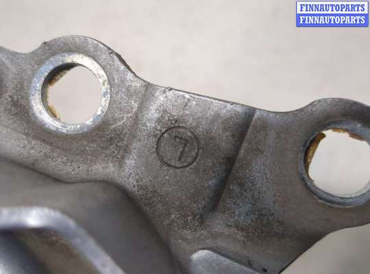 купить Петля капота на Toyota Corolla E12 2001-2006
