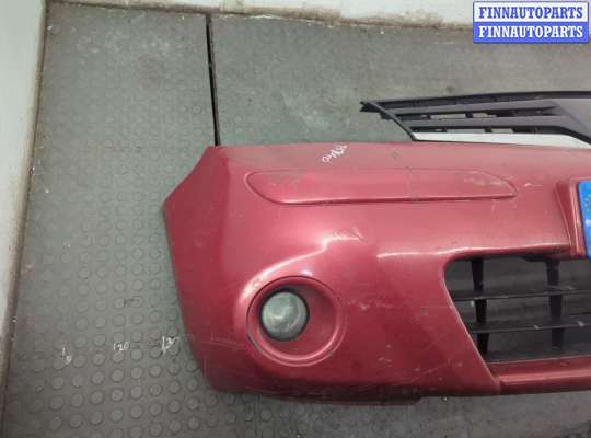 купить Решетка радиатора на Nissan Note E11 2005-2013