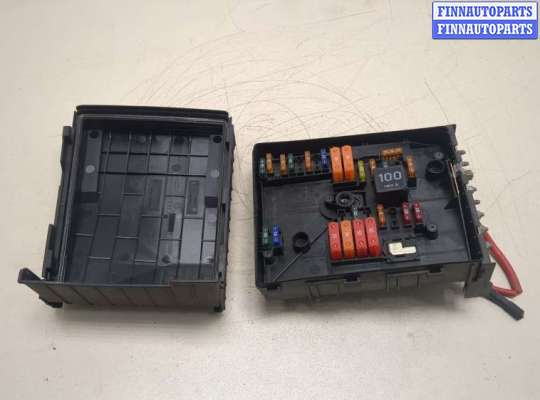 Блок предохранителей VG2428309 на Volkswagen Touran 2003-2006