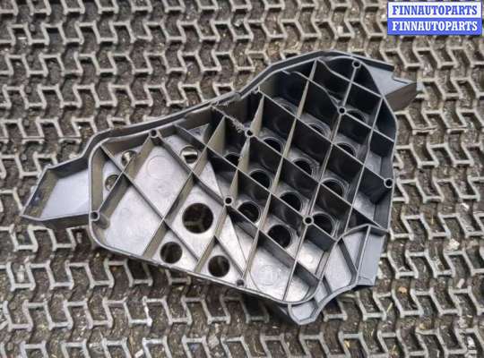 Пластик на Volkswagen Jetta VI (1B)