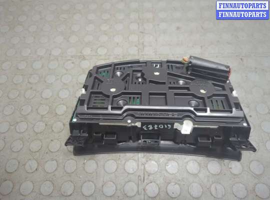 Щиток приборов на Opel Zafira B