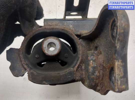 купить Подушка крепления КПП на Toyota Auris E15 2006-2012