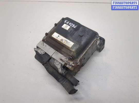 Блок управления двигателем OP2400376 на Opel Zafira B 2005-2014