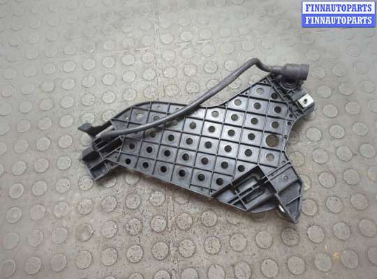 Кронштейн фары AU1761038 на Audi Q3 2011-2018