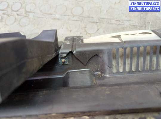 купить Жабо под дворники (дождевик) на Volkswagen Golf 4 1997-2006