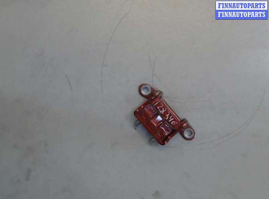 купить Петля крышки багажника на Nissan Qashqai 2006-2013
