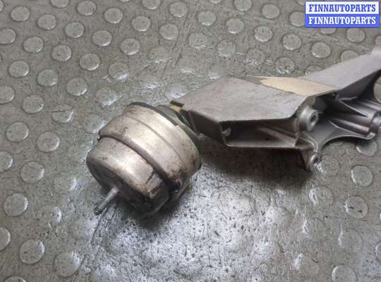 Купить Подушка крепления двигателя на Audi A4 (B6) 2000-2006 Подушка крепления двигателя AU1757176 на Audi A4 (B6) 2000-2006