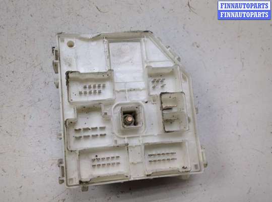 купить Блок предохранителей на Toyota RAV 4 2000-2005