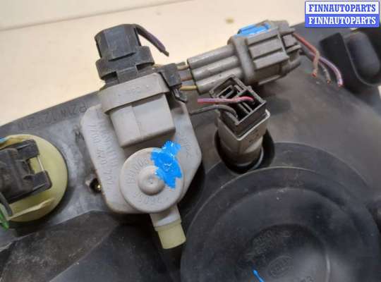 Фара передняя на Nissan Tino V10