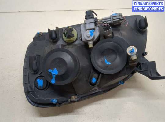 Фара передняя на Nissan Tino V10