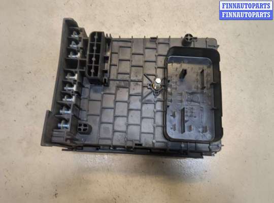 купить Блок предохранителей на Volkswagen Passat 7 2010-2015 Европа